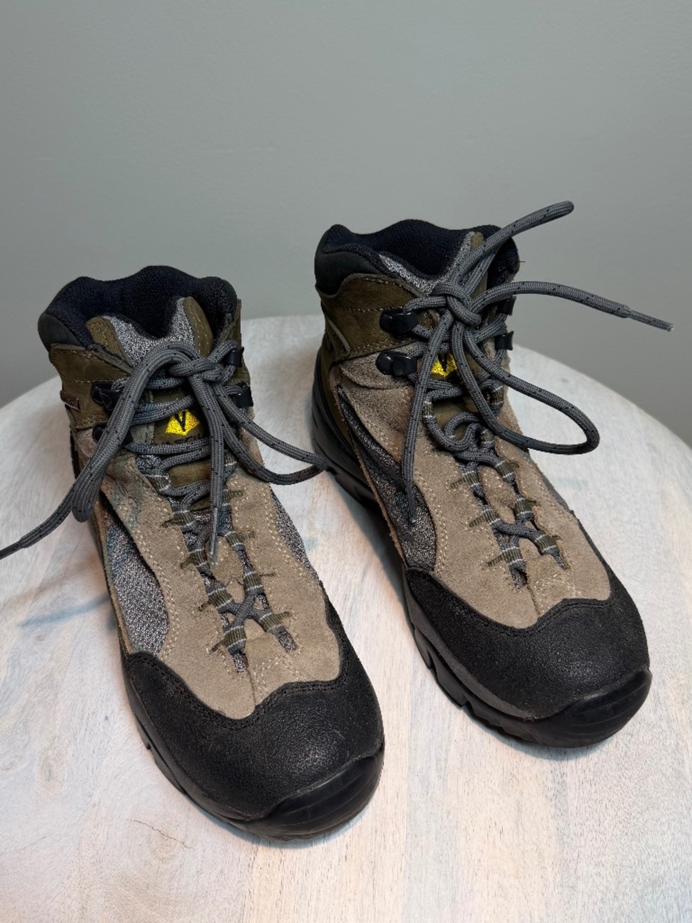 Vasque Mica II GTX Waterproof Hiking Boots Women's 7.5W EUR 38 - EUC! Gorpcore